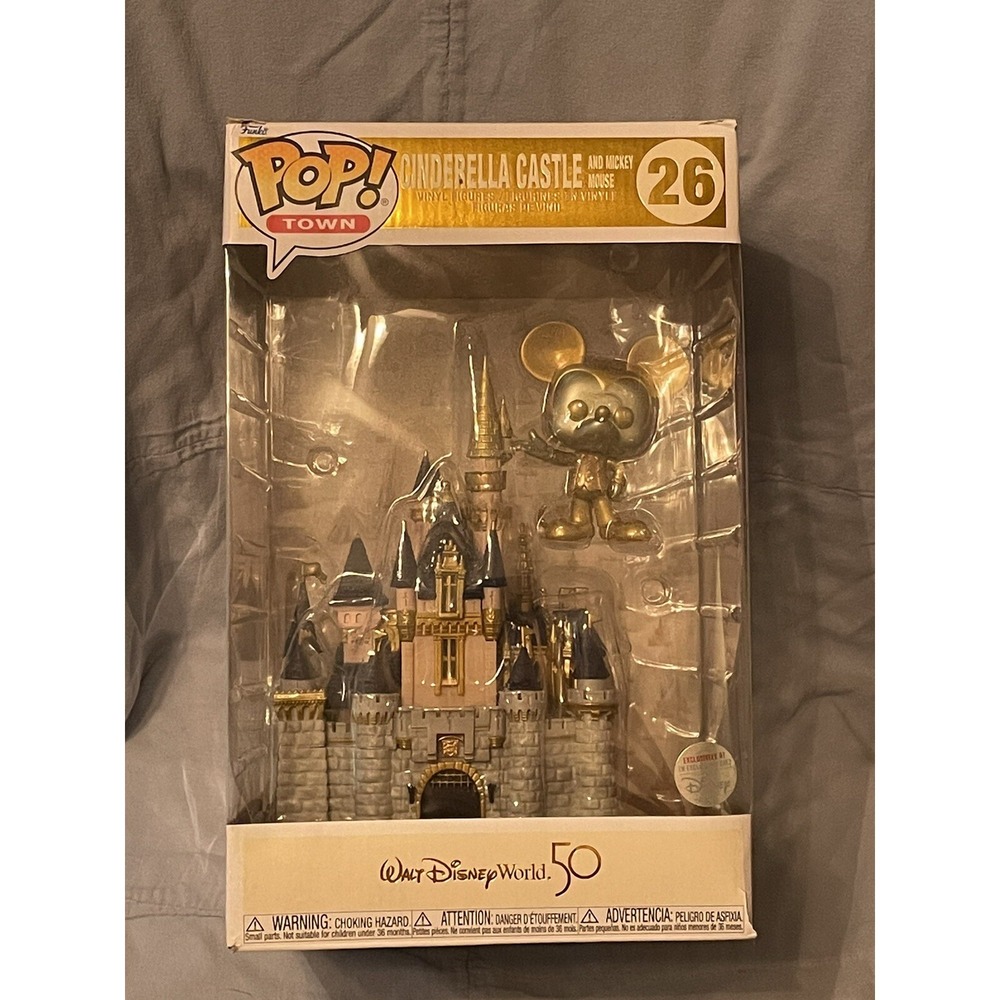 Walt Disney World Parks 50th Mickey Gold Castle Vinyl Figure‎ Funko Pop #26